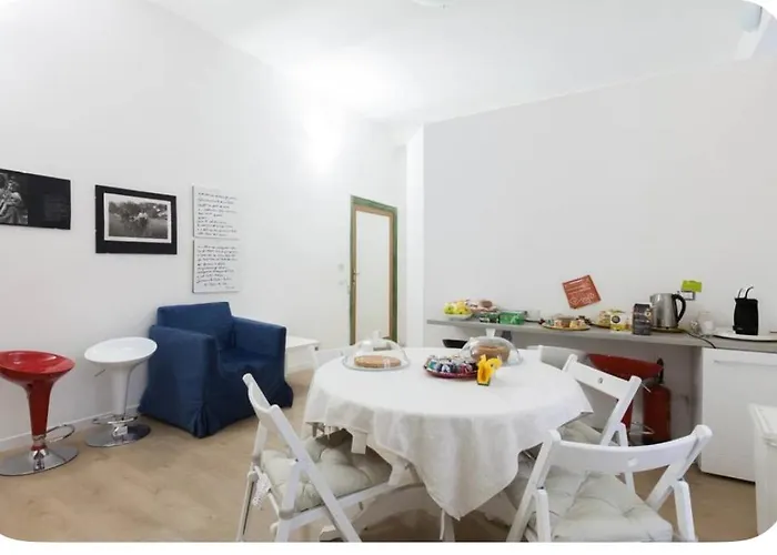 Elegant With Private Bathroom Homestay Rome
