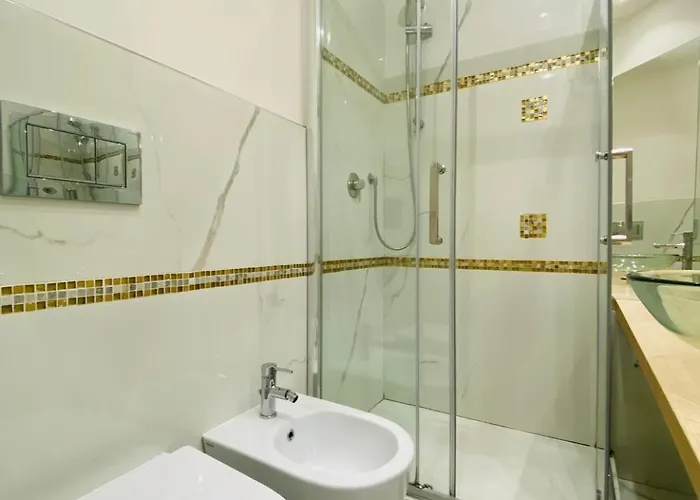 Elegant With Private Bathroom Rome