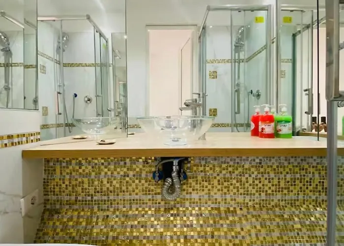 Elegant With Private Bathroom *