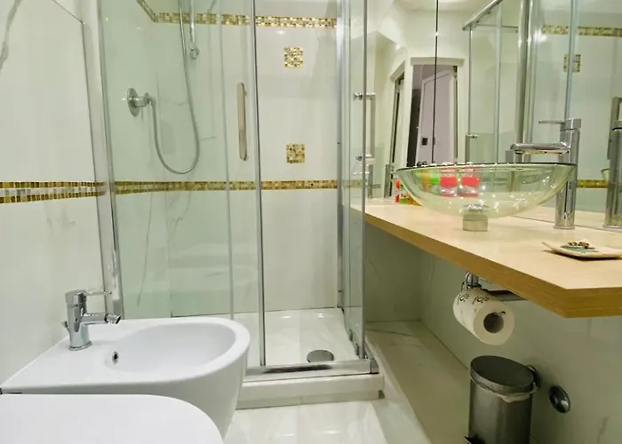 Elegant With Private Bathroom Rome
